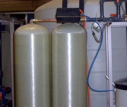 |單頭雙罐軟化水設(shè)備 富萊克9500 fleck9000控制閥 美國技術(shù) 質(zhì)保兩年|