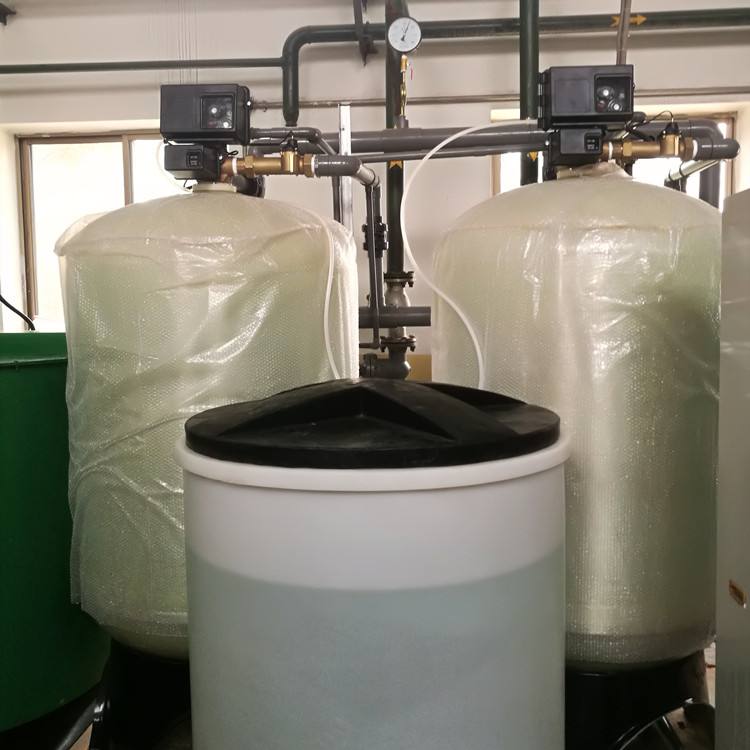 |富萊克軟水器維修　富萊克軟水器更換樹(shù)脂|